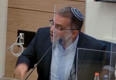 צפו: אופיר סופר יצא במאה קמ"ש על עמר בר-לב