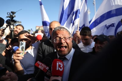 בן גביר תוקף: "בנט מפקיר חיים של שוטרים בהר הבית"