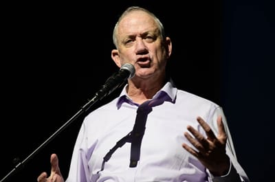 גנץ: כדור אחד במעטפה יכול להפוך לשלושה כדורי אקדח