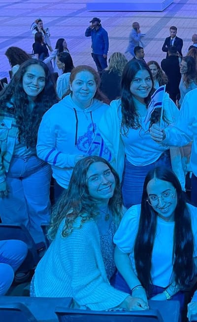 המצטיינים והמצטיינות (קרדיט