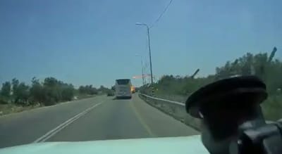 צפו: בקבוק תבערה מתפוצץ על אוטובוס בשומרון