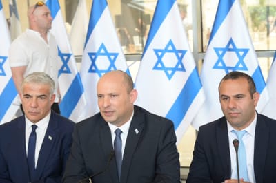 בנט: "הנפת דגל ישראל היא דבר מובן מאליו"