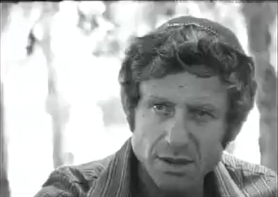 אורי זוהר בארכיון – לא יודע אם אלבש כיפה שחורה |צפו