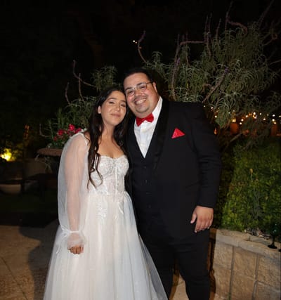 מקורי: אוראל צברי וסיון תם התחתנו בסגנון פסטיגל