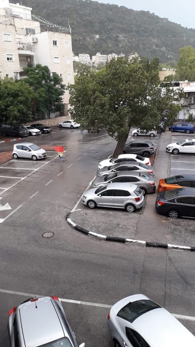 מזג האוויר השתגע: הבוקר החל לרדת גשם בחיפה
