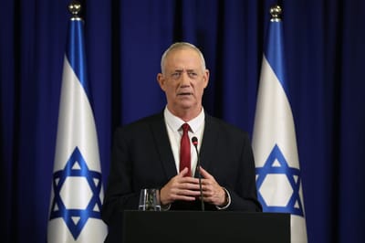 גנץ הכשיר אדמות מדינה לטובת בית עלמין ביו"ש