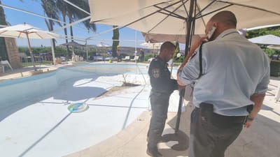 בולען נפער בבריכה פרטית בכרמי יוסף; חשש לחיי נעדר