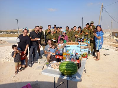 תושבי נוקדים במקום הפינוי: "מתעקשים לפנק"