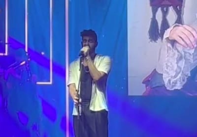 צפו: המחווה לצביקה פיק בטקס פרסי אקו"ם