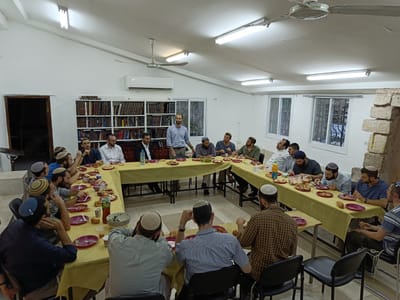 איך הספר הכי חשוב והכי נמכר, הוא גם הספר הכי מקופח?