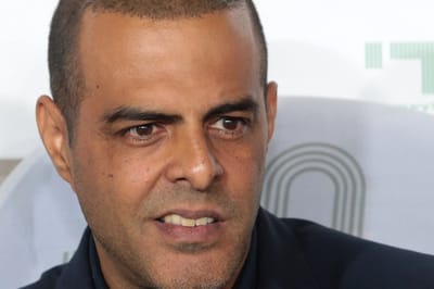 הסטירה של גיא לוזון: "יחסים מיוחדים של להט"
