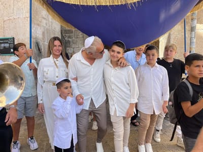 באירוע מצומצם: בנו של הזמר קובי פרץ הגיע למצוות