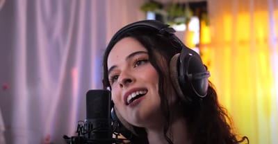אריאלה גרינברג בשיר חדש ומרגש: "חמש קומות וחצי"