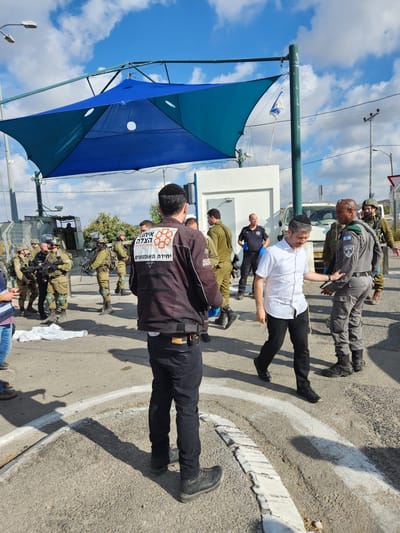 הקצין נדרס, חתר למגע והספיק לירות במחבל