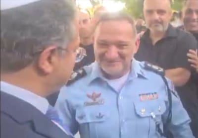 לחיצת יד וחיבוק: פגישה ראשונה בין בן גביר למפכ"ל