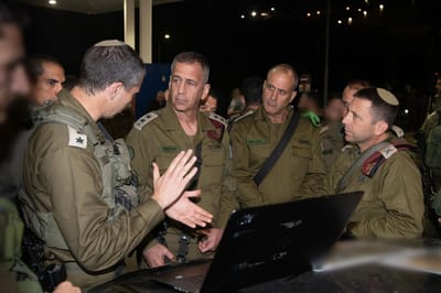 הרמטכ"ל אביב כוכבי בזירת הפיגוע באריאל
