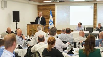 לקראת פרידה: גנץ נפגש עם ראשי התעשיות הביטחוניות