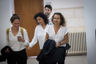 משפט נתניהו | התובעת הראשית יוצאת להתקפה