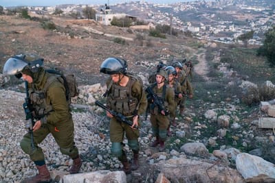 כוחות הביטחון עצרו הלילה עשרה מחבלים: צפו בתיעוד