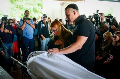 יורי וולקוב הובא למנוחות: "אנחנו עדיין לא מאמינים"