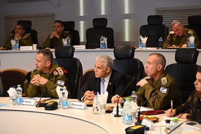 לפיד באיו"ש: מתחילת השנה סוכלו 445 פיגועים