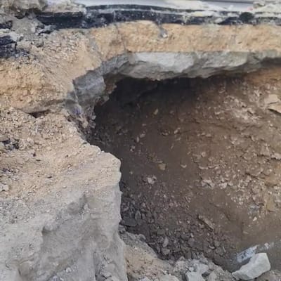 בור נפער בכביש במזרח ירושלים