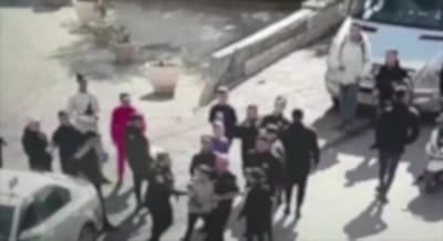 תיעוד | נתפס בזמן שיידה אבנים לעבר אוטובוסים