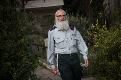 קשה להאמין שהרבנות הצבאית הוציאה ספר כזה