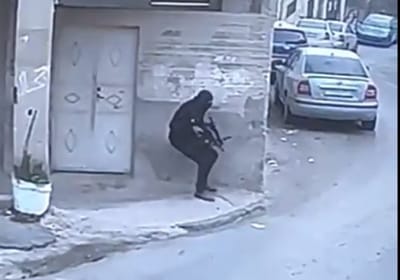 תיעוד: המחבל מסתער עם נשק לעבר הכוחות ומחוסל