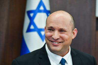 תביעת ענק: נפתלי בנט נגד עובדת בבנק הפועלים