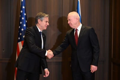 גלנט לבלינקן: ביקורך בישראל מעביר מסר לאויבינו