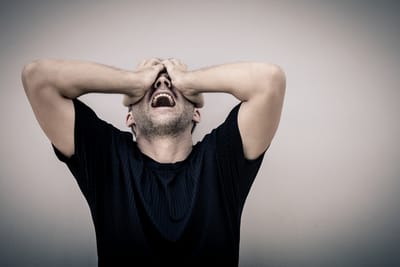 "איך אנחנו הגברים תמיד נופלים בפח?"