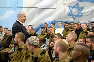 נתניהו בלשכת הגיוס: "אין לנו מדינה בלי חיילים"