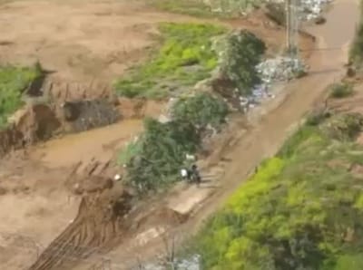 כמו בסרטים: מעצר חם של גנבי קטנוע חמושים. צפו