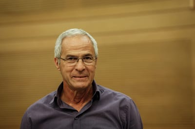 מפגינים ניקבו את צמיגי רכבו של נשיא בית הדין