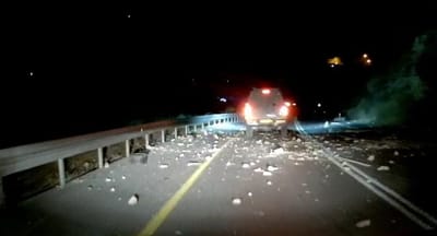 טירוף | פורעים ערבים חסמו כביש מרכזי בבנימין. צפו