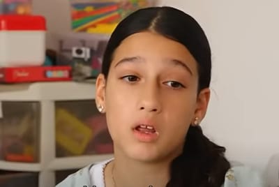 חגגה בת מצווה נגד כללי בית הספר – והושעתה ממנו