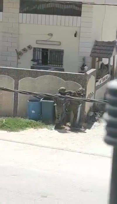 ראשוני: לוחמי צה"ל פועלים בכפר ממנו יצאו המחבלים