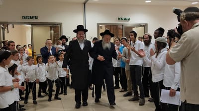 שני בני משפחה של ראשי הישיבות סיימו את הש"ס | צפו