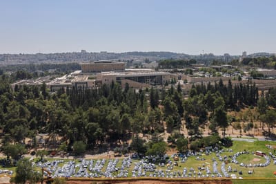 אוהלי המחאה בגן סקאר, מתחת לכנסת