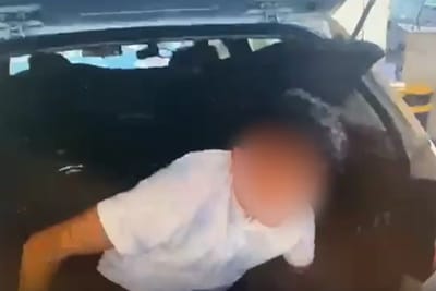 צפו: ניסה לחדור לארץ בתא המטען ונתפס על חם