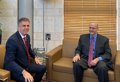 שר החוץ נפגש עם שליח ארה"ב להסכמי אברהם