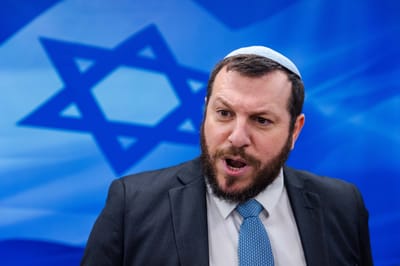 "אתה לא אחי": עמיחי אליהו פוצץ ראיון וניתק. האזינו