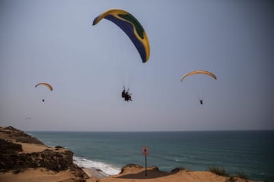 נתניה: מצנח רחיפה התרסק בטיילת, שתיים נפצעו בינוני
