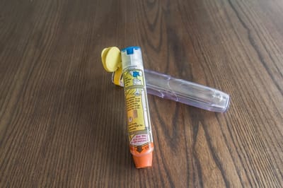 אלרגיה מסכנת חיים? הורים מודאגים משינוי בהנחיות