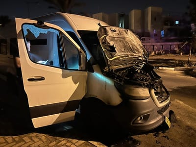 העימותים בבתי הכלא: רכבי שב"ס הוצתו בבאר שבע