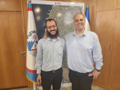 בת ים: מגעים לאיחוד בין ראש העיר לסיעה הסרוגה