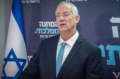 בדרך לממשלה? גנץ ערך דיון בסיעה; זו המסקנה