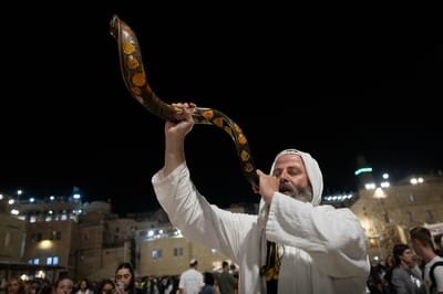רגע לפני השקט: עם ישראל נערך ליום הכיפורים