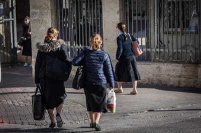 התיעוד שמסעיר את הרשת: "גיבורים על ילדות חרדיות"